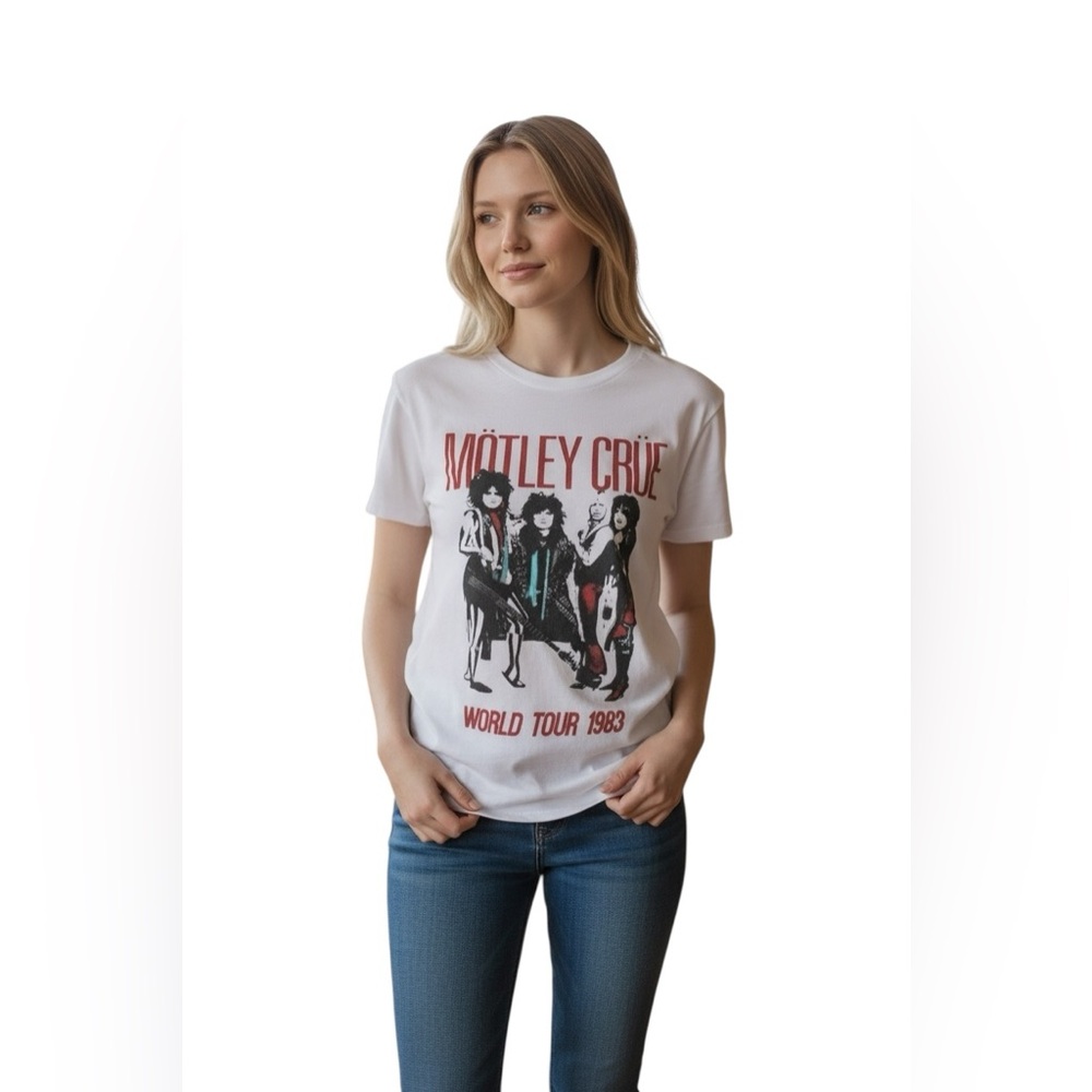 Chaser Mötley Crüe Graphic Tee world tour 1983 shirt